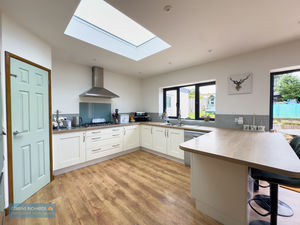 Kitchen/Diner- click for photo gallery